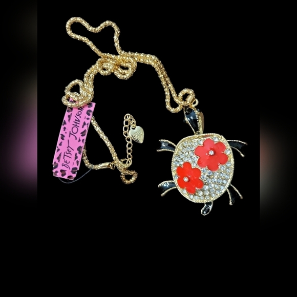 Gold Necklace with Red Floral Pendant Betsey Johnson Turtle Head And Feet Move - Picture 1 of 6